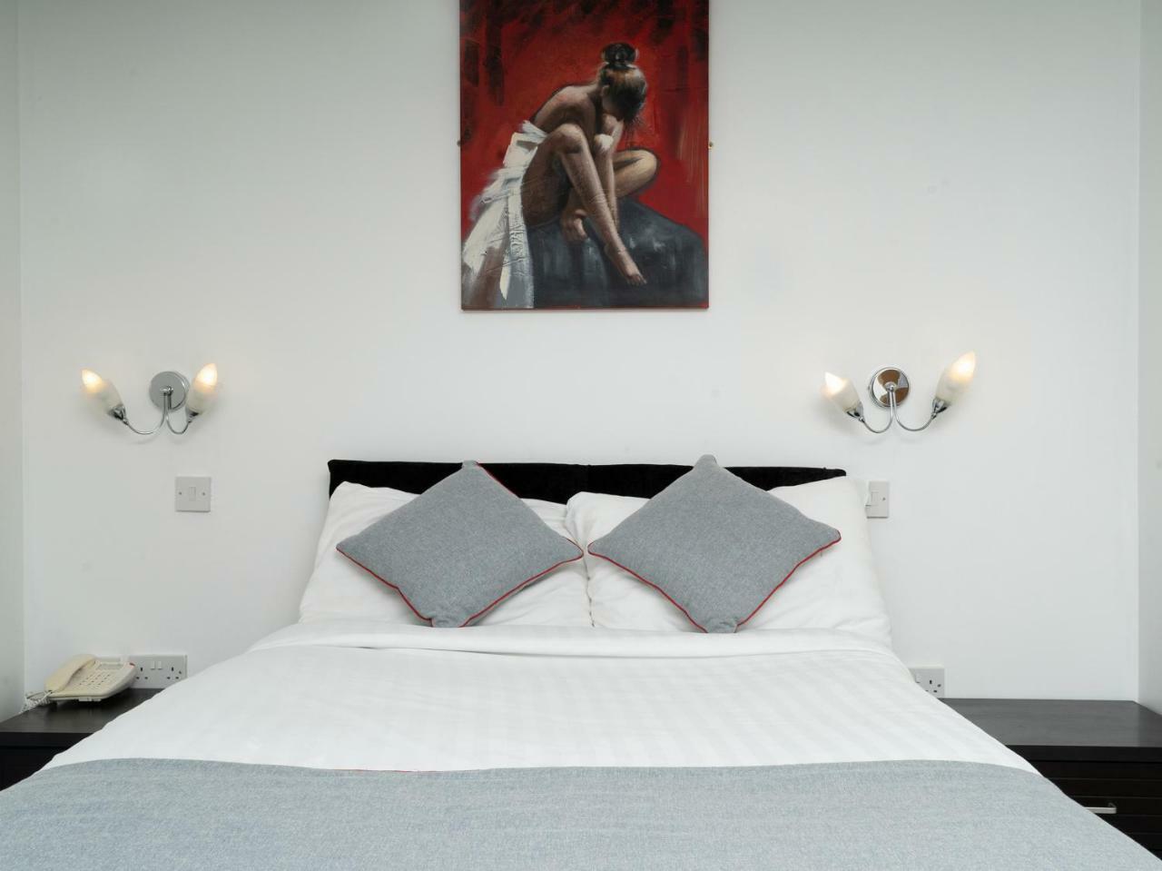 Atz&H Inn Bilston Buitenkant foto