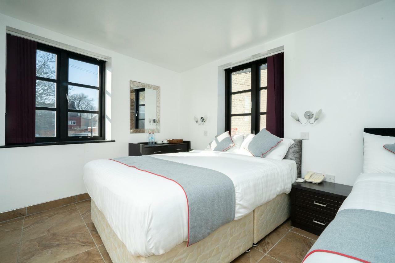 Atz&H Inn Bilston Buitenkant foto